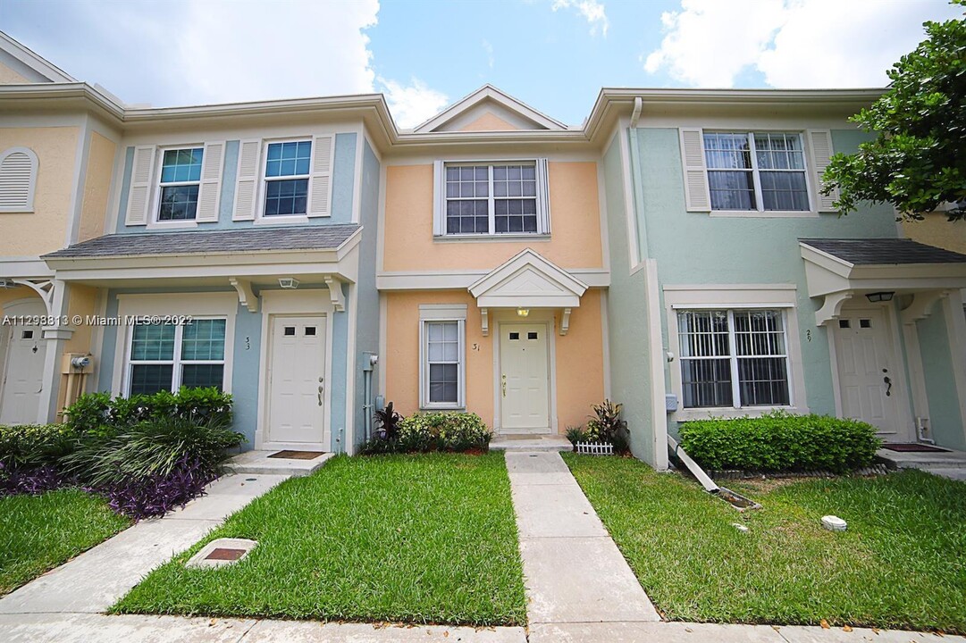 31 Simonton Cir-Unit -31 in Weston, FL - Foto de edificio