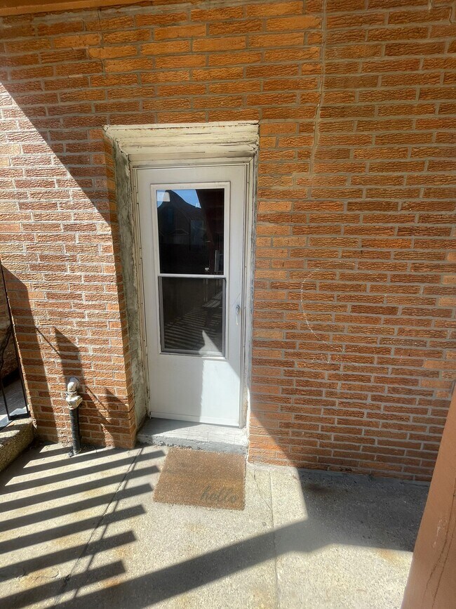 2642 W Superior St, Unit 1 in Chicago, IL - Foto de edificio - Building Photo