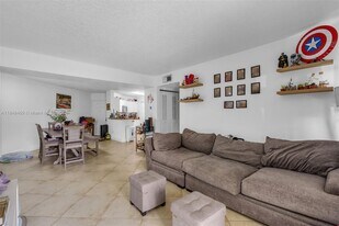 6288 NW 186th St in Hialeah, FL - Building Photo