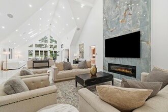 8661 Craigston Ct, Unit 239 in Dublin, OH - Building Photo - Building Photo