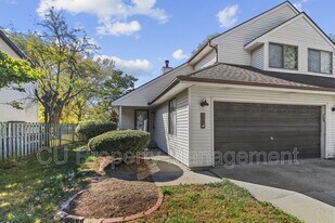 505 Clearwater Dr in Champaign, IL - Building Photo