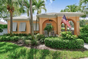 2584 E Community Dr in Jupiter, FL - Building Photo