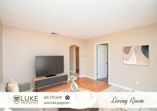 2310 S Euclid Ave in Sioux Falls, SD - Building Photo - Building Photo