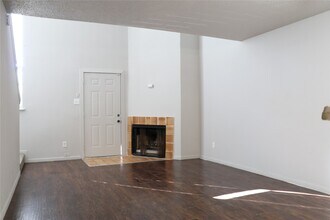 10001 Westpark Dr in Houston, TX - Building Photo - Building Photo