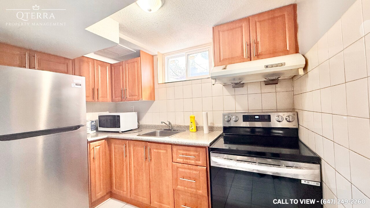 51 Wortham Dr in Toronto, ON - Building Photo