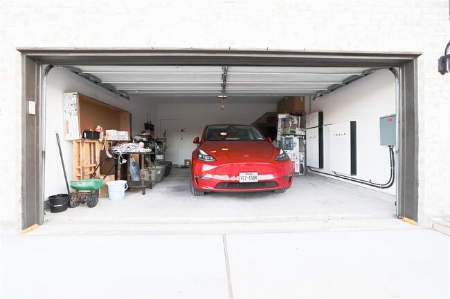 232 Barton Oak Trl in Andice, TX - Building Photo - Building Photo