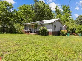 0 W Carolina St in Palestine, TX - Building Photo