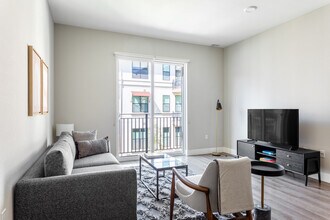 441 El Camino Real in San Carlos, CA - Foto de edificio - Building Photo