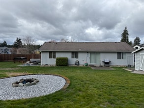 12015 200th Ave Ct E in Sumner, WA - Building Photo - Building Photo