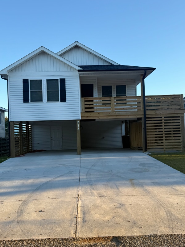 property at 213 W Palmetto St