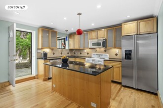 97 Decatur St in Brooklyn, NY - Building Photo - Building Photo