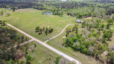 4852 County Rd 448 in Navasota, TX - Building Photo - Building Photo