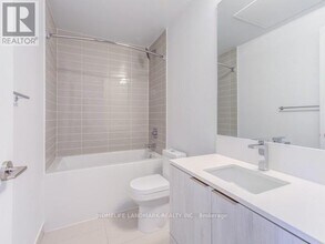 181-5181 Dundas St E in Toronto, ON - Building Photo - Building Photo