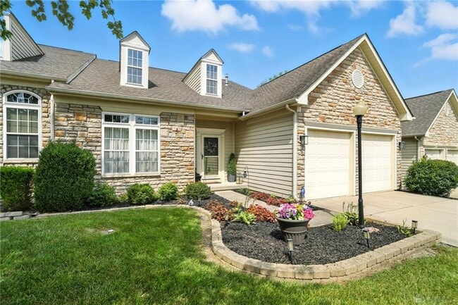 3749 Whisper Creek Dr in Dayton, OH - Foto de edificio - Building Photo