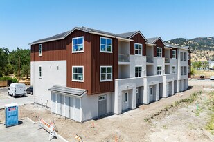 Silverado Terrace in Calistoga, CA - Building Photo