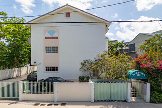 Riverview Landings Condominium in Miami, FL - Foto de edificio - Building Photo