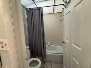 3730 Inverrary Dr in Lauderhill, FL - Building Photo - Building Photo