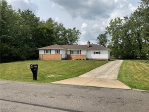 3648 Avondale Rd in Woodmere, OH - Foto de edificio - Building Photo