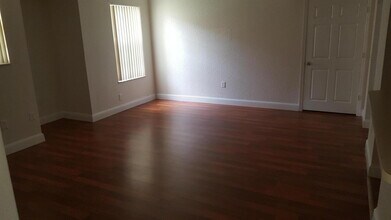 1506 Belmont Ln in North Lauderdale, FL - Foto de edificio - Building Photo