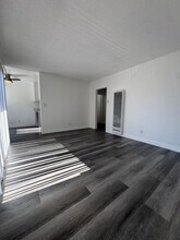 1205 Victoria Ave in Venice, CA - Building Photo - Interior Photo