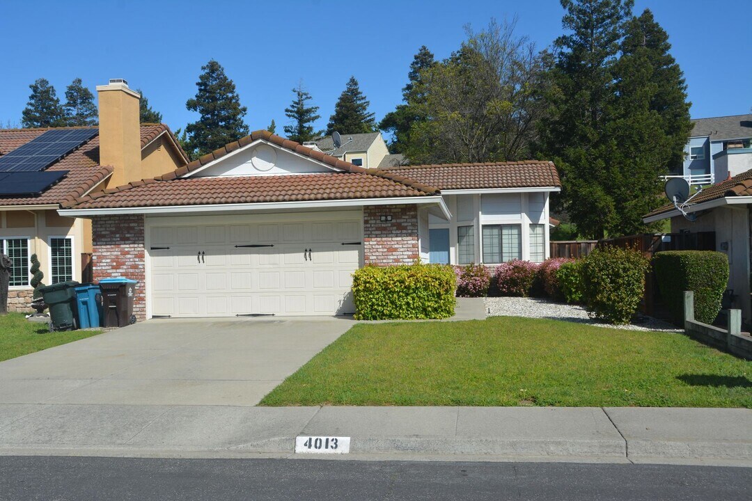 4013 Benbow Ct in Antioch, CA - Building Photo