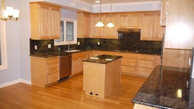 5560 Buffalo Ave in Van Nuys, CA - Foto de edificio - Building Photo