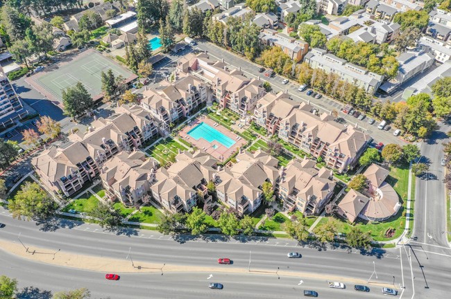 3695 Stevenson Blvd, Unit E315 in Fremont, CA - Foto de edificio - Building Photo