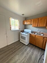535 Texas St NE, Unit A in Albuquerque, NM - Foto de edificio - Building Photo