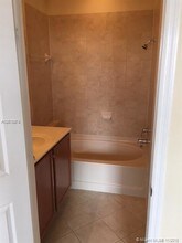 11605 NW 89th St-Unit -212 in Doral, FL - Building Photo - Building Photo