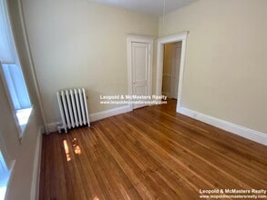 1322 Commonwealth Ave, Unit 10 in Boston, MA - Foto de edificio - Building Photo