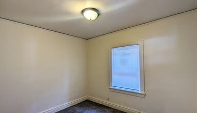 825 W Jefferson St in Joliet, IL - Building Photo - Building Photo