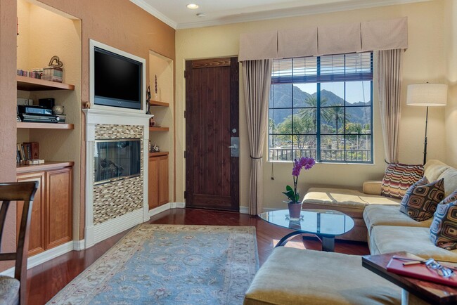 property at 50750 Santa Rosa Plz