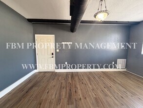 1300 W Main St in Waxahachie, TX - Building Photo - Building Photo