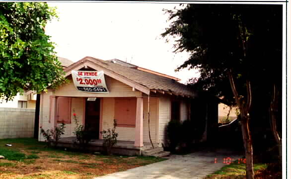 16228-16230 Eucalyptus St in Bellflower, CA - Foto de edificio - Building Photo