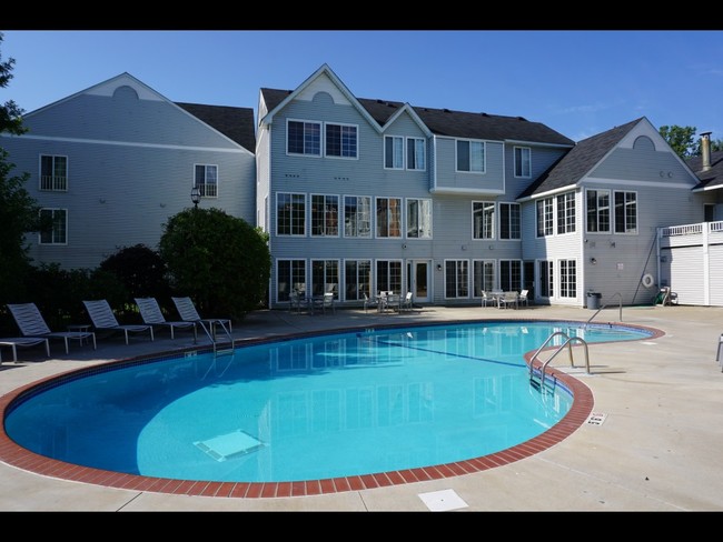 Berkshire of Burnsville in Burnsville, MN - Foto de edificio - Building Photo