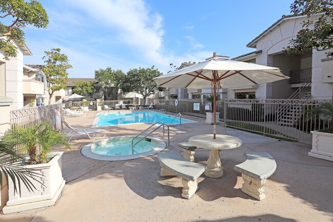 The Ritz Colony in Encinitas, CA - Building Photo - Building Photo