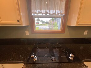 14628 Lawrence Lake Rd SE in Yelm, WA - Building Photo - Building Photo