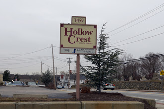 Hollow Crest in Warwick, RI - Foto de edificio - Building Photo