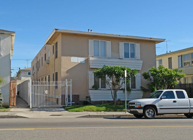 1144 S Fairfax Ave in Los Angeles, CA - Building Photo - Building Photo