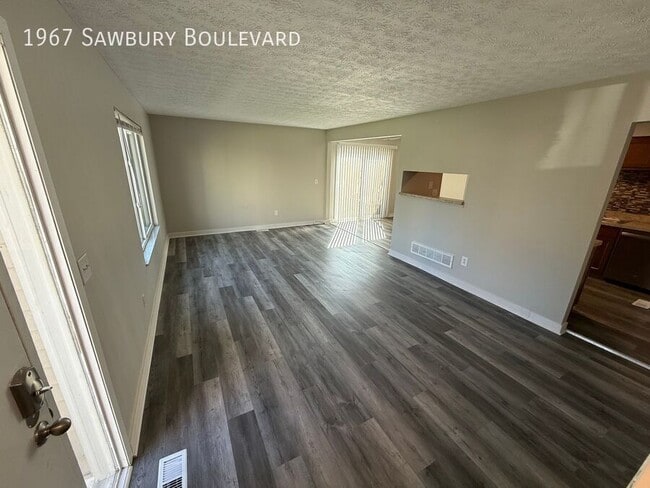 1967 Sawbury Blvd in Columbus, OH - Building Photo - Building Photo