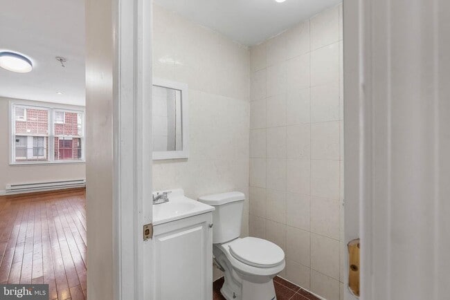 402 Hoffman St in Philadelphia, PA - Building Photo - Building Photo