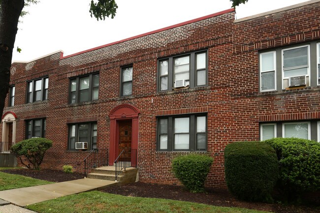 1639 Holbrook St NE in Washington, DC - Building Photo - Building Photo