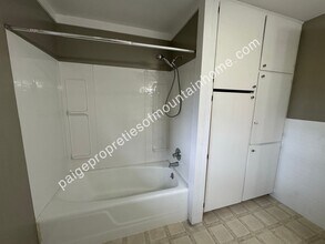 56 Daffodil Ln in Mountain Home, AR - Building Photo - Building Photo