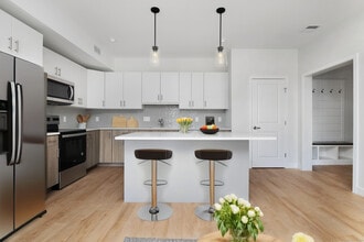 100 N Main St in Bristol, CT - Building Photo - Building Photo