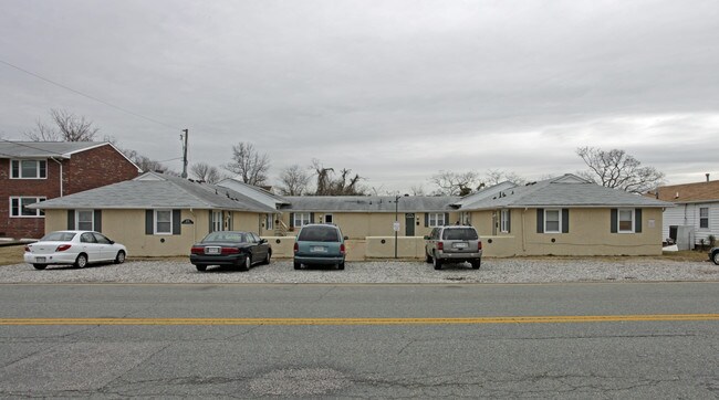 419 N First St in Hampton, VA - Foto de edificio - Building Photo