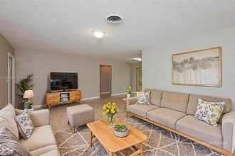 2440 NW 68th Ave in Sunrise, FL - Building Photo - Building Photo