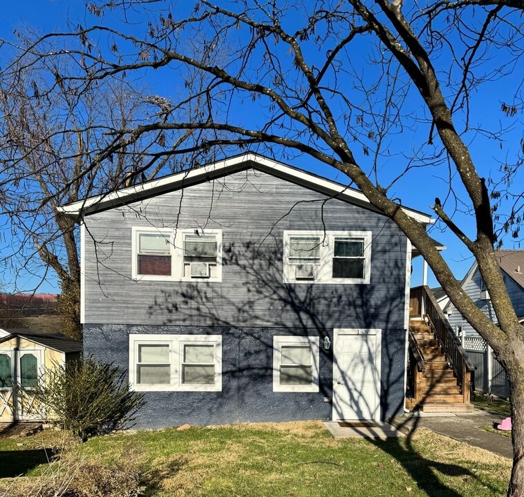 404 Swigert Ave in Frankfort, KY - Building Photo