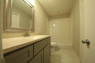 4736 Monmouth Dr in Charlotte, NC - Building Photo - Building Photo