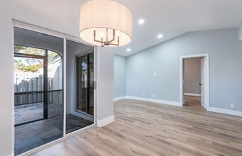 1579 Springside Dr in Weston, FL - Building Photo - Building Photo