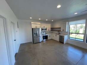676 676 W Lava Pointe Dr in Saint George, UT - Building Photo - Building Photo